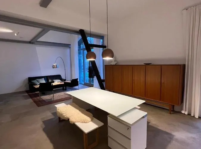 بيت للعطل Historisches Designer Loft إسن